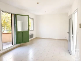 Appartement à Verfeuil
