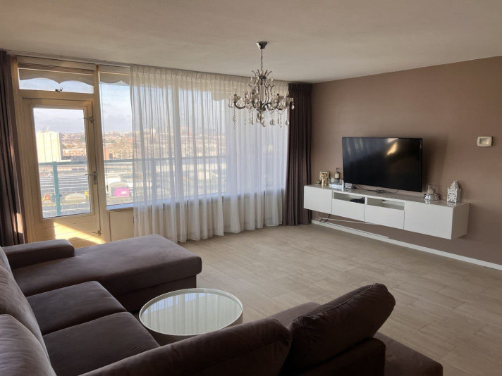 Appartement aan de Strevelsweg in Rotterdam (3083 AT)
