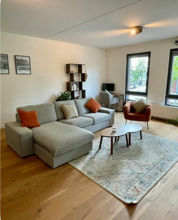 Appartement aan de John Hadleystraat in Amsterdam