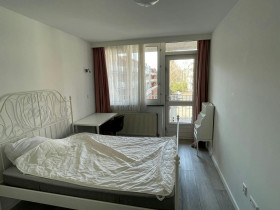 Pokój — Amsterdam