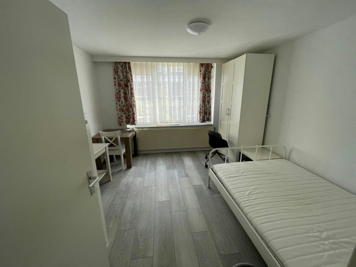 Kamer aan de Camperstraat in Amsterdam (1091 AJ)