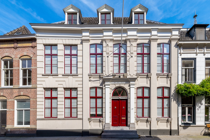 View photo 1/86 of house in 's-Hertogenbosch