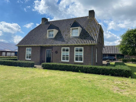 Dom — Hilvarenbeek
