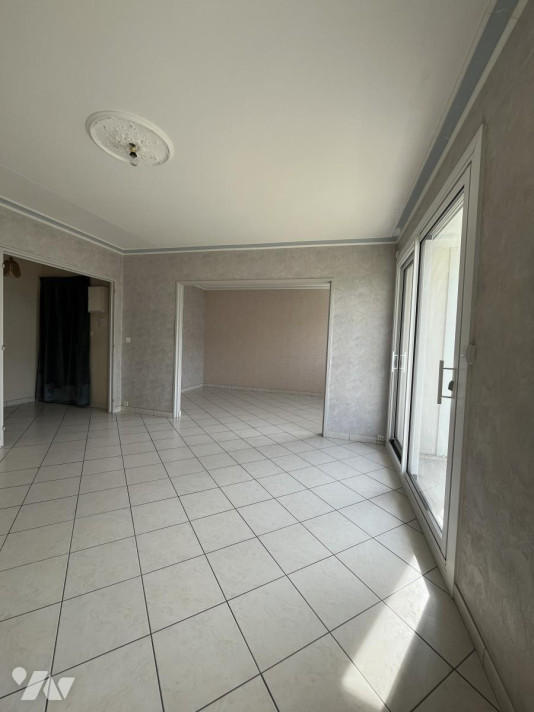Voir la photo 1/17 du type apartment à Laval