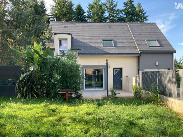 Voir la photo 1/12 du type house à Maen Roch