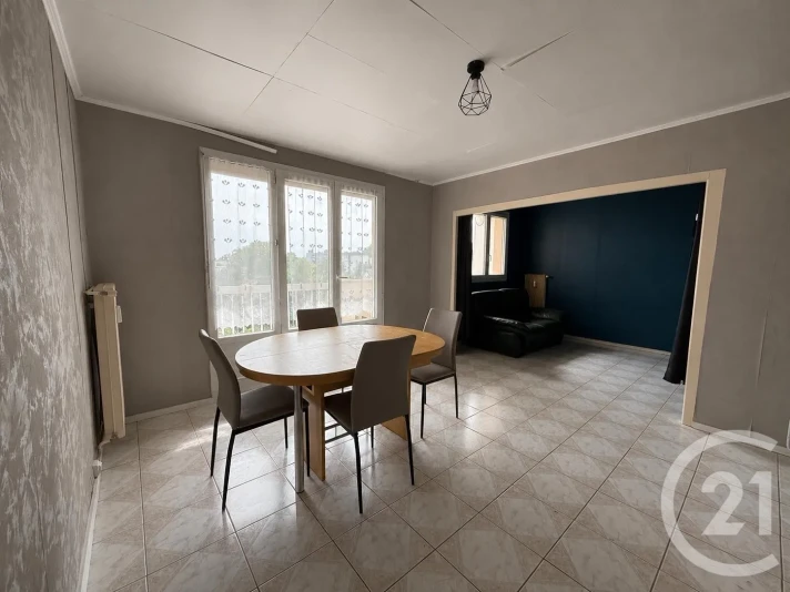 Voir la photo 1/6 du type apartment à Besançon