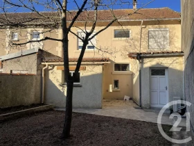 Maison à Montpon-Ménestérol