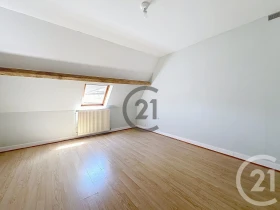 Appartement à Saint-Julien-du-Sault