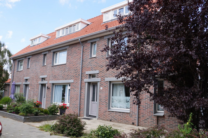 Bekijk foto 1/1 van house in Alphen aan den Rijn