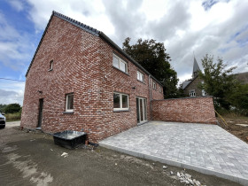 Einfamilienhaus in Avin
