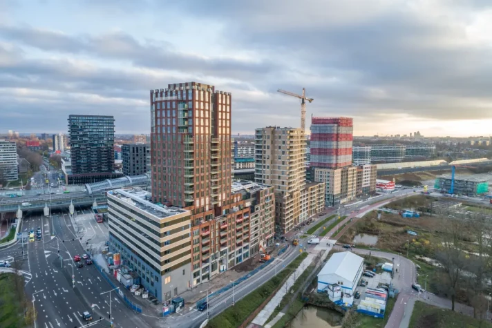 Appartement aan de Elzenhagensingel in Amsterdam (030406)