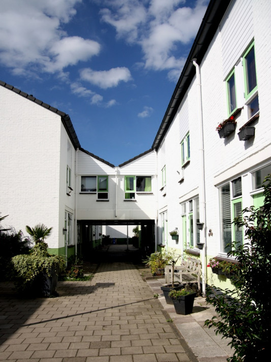 Bekijk foto 1/1 van house in Alphen aan den Rijn