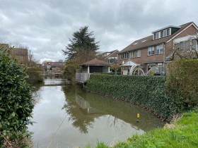 Dom — Capelle Aan Den IJssel