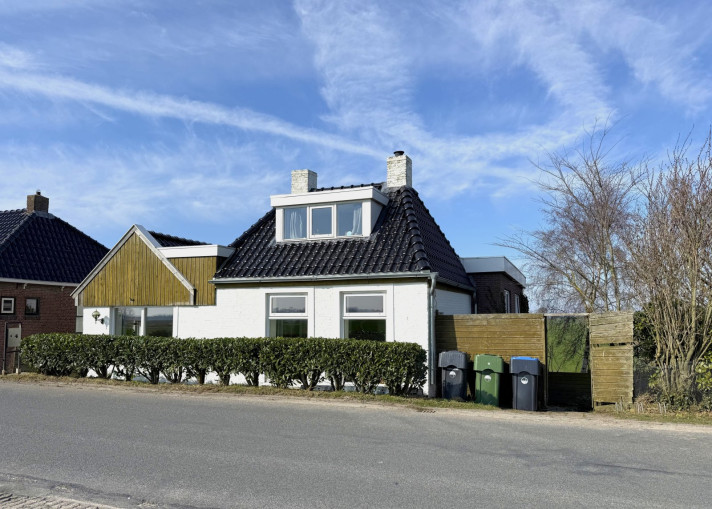 Woonhuis aan de Oudebildtdijk in Oudebildtzijl