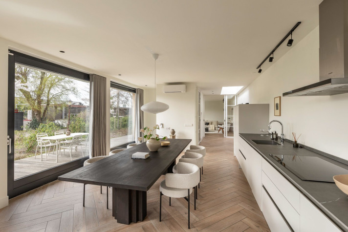 View photo 1/4 of house in Amsterdam