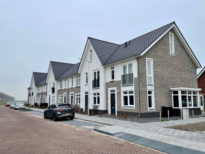Bekijk foto 1/5 van house in Alphen aan den Rijn