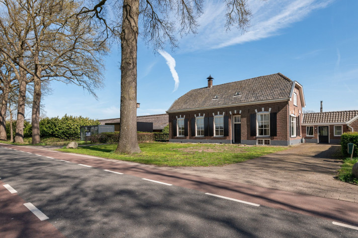 View photo 1/5 of house in Laren