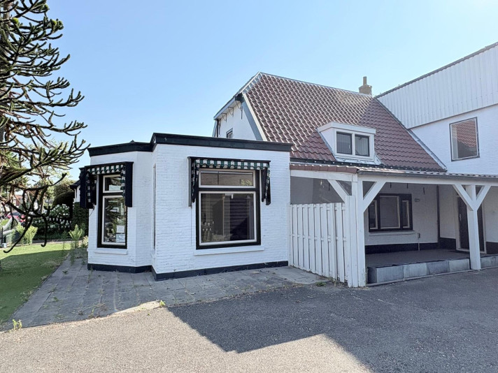 View photo 1/24 of house in Dordrecht
