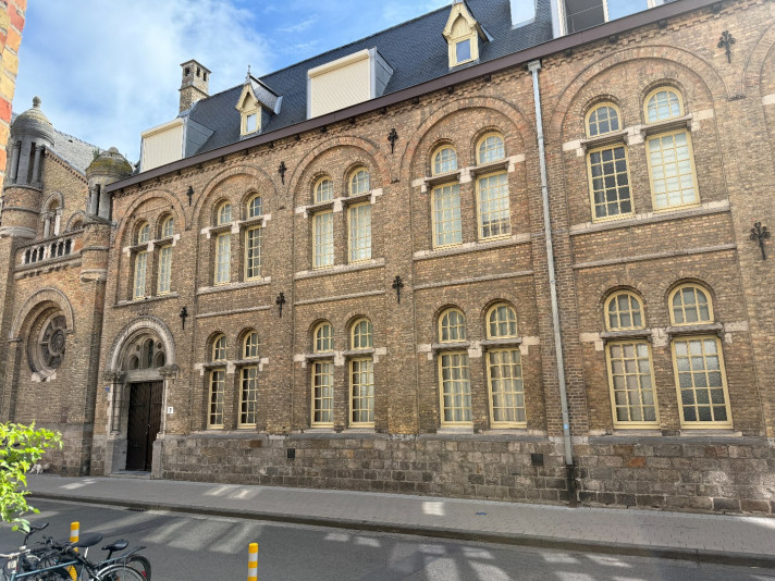 Voir photo 1/9 de apartment à Ieper