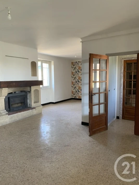 Voir la photo 1/17 du type apartment à Sabran