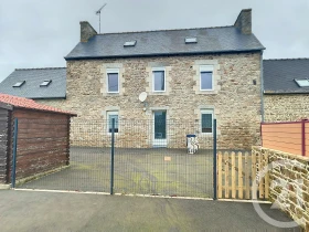 Maison à Lanrodec