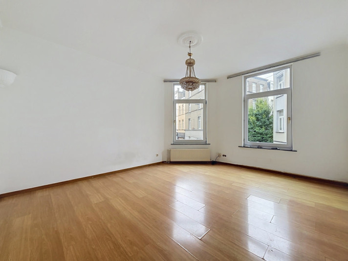 Voir photo 1/9 de house à Molenbeek-saint-jean