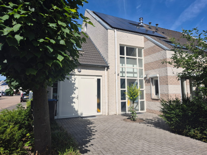 Zdjęcie 1 z 5 — house, Maashorst