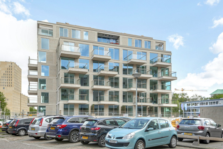 Appartement aan de Koningin Wilhelminaplein in Amsterdam (1062 KS)