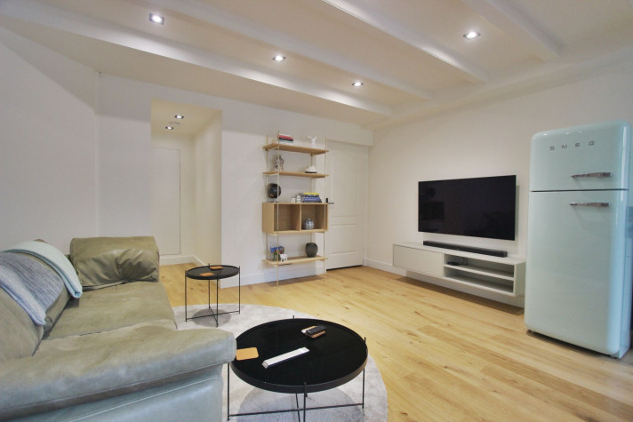 View photo 1/5 of apartment in Amsterdam