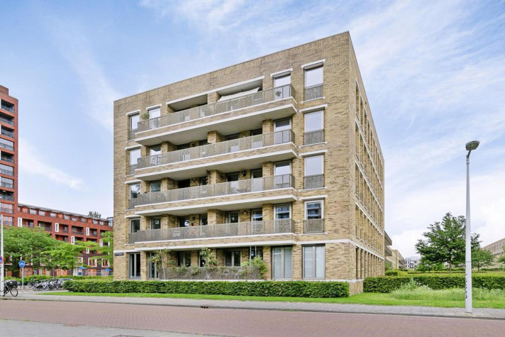 Bekijk foto 1/24 van apartment in Amsterdam