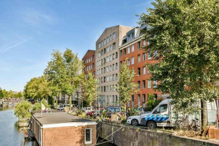 Appartement aan de Da Costakade in Amsterdam