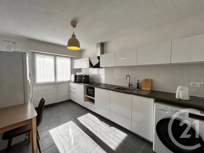 Voir la photo 1/8 du type apartment à Strasbourg