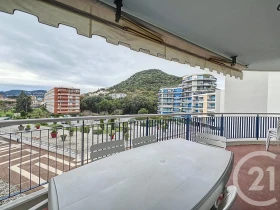 Appartement à Mandelieu-la-Napoule