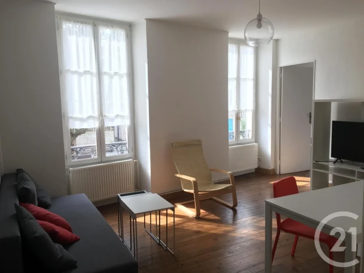 Voir la photo 1/10 du type apartment à Pau