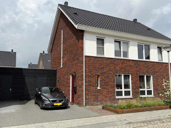 Bekijk foto 1/24 van house in Helmond