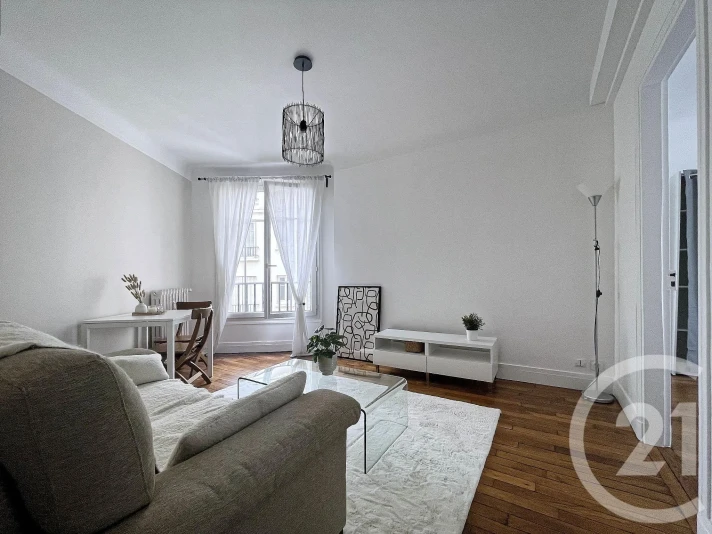 Voir la photo 1/10 du type apartment à Suresnes