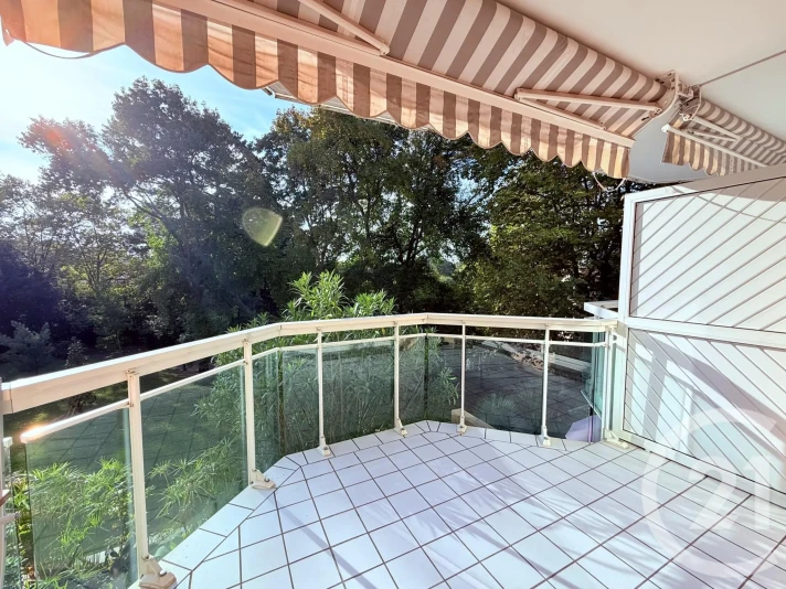 Voir la photo 1/6 du type apartment à Biarritz