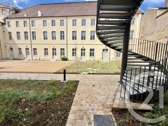 Voir la photo 1/10 du type apartment à Dole