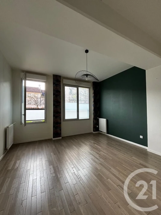 Voir la photo 1/12 du type apartment à Créteil