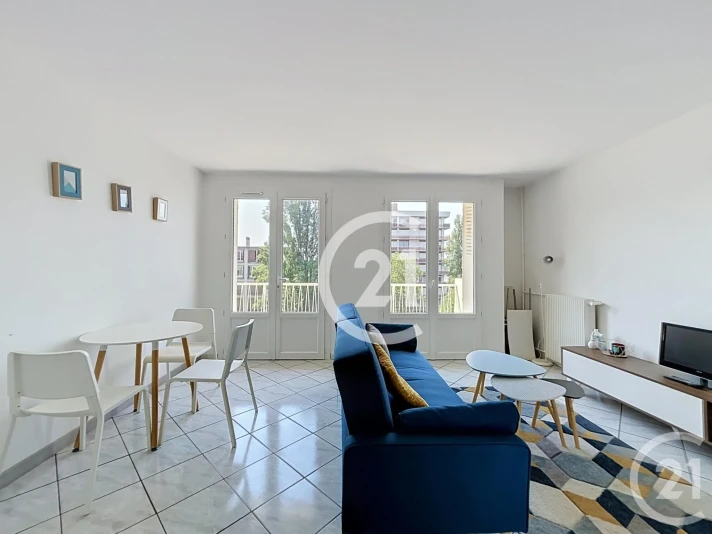 Voir la photo 1/7 du type apartment à Évreux