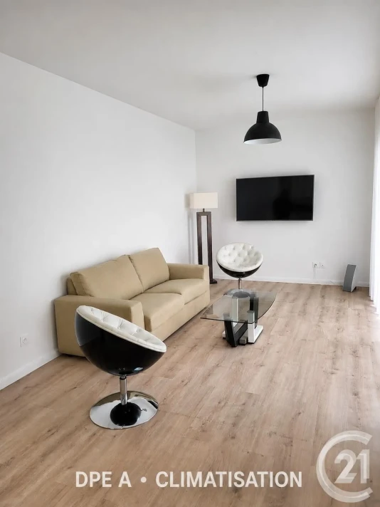 Voir la photo 1/10 du type house à Houilles