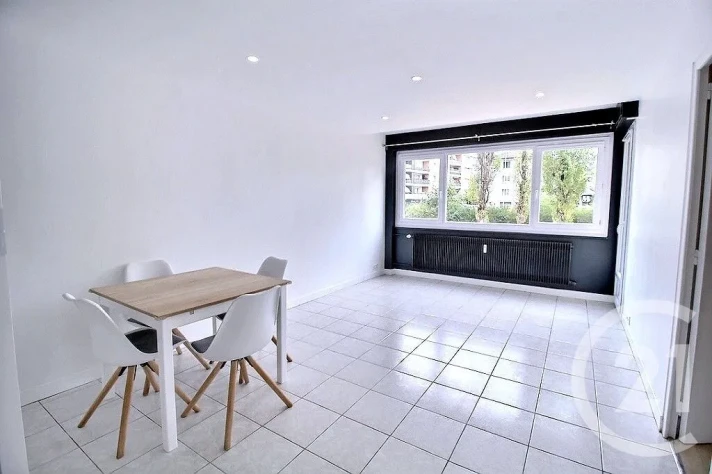Voir la photo 1/10 du type apartment à Thonon-les-Bains