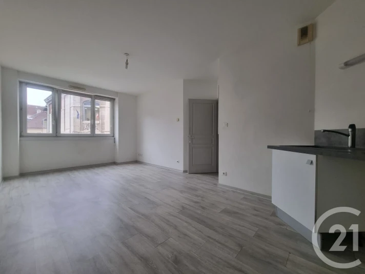 Voir la photo 1/8 du type apartment à Besançon