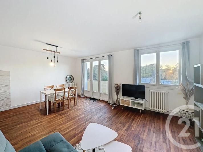 Voir la photo 1/7 du type apartment à Luçon