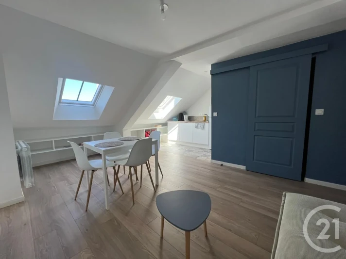 Voir la photo 1/8 du type apartment à Fougères