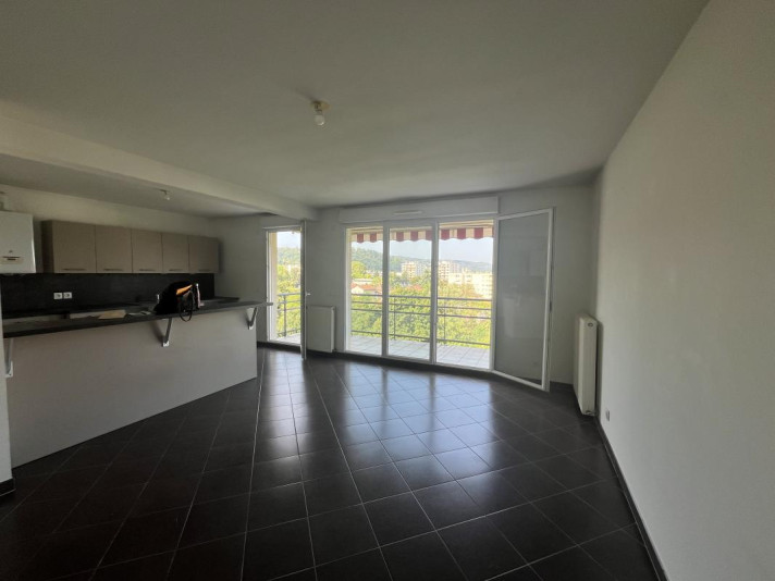 Voir la photo 1/14 du type apartment à Bourgoin-Jallieu