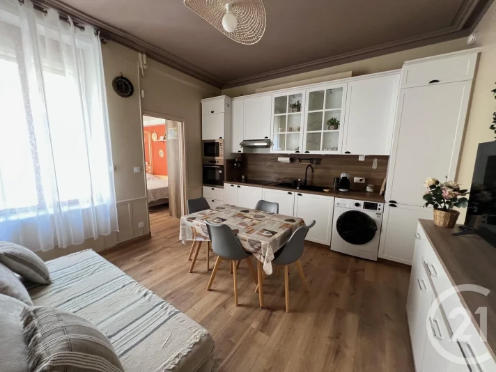 Voir la photo 1/6 du type apartment à Reims