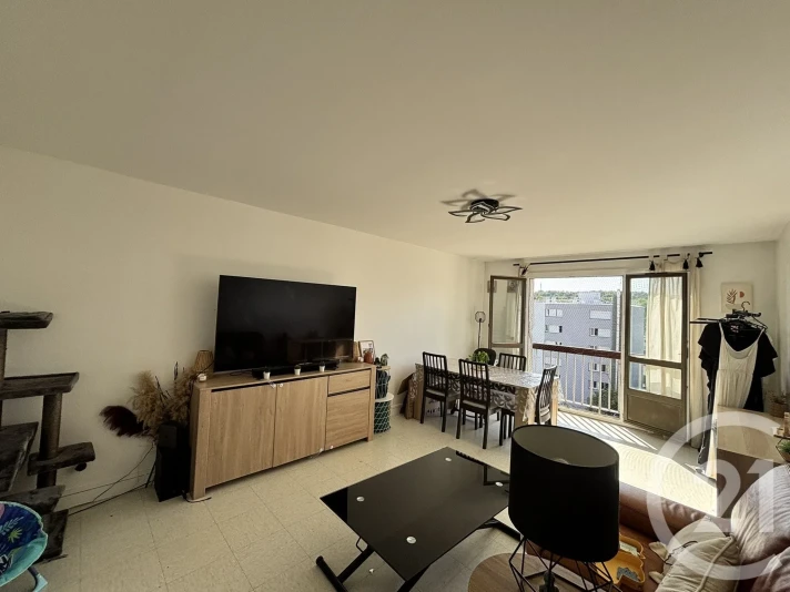 Voir la photo 1/9 du type apartment à Avon