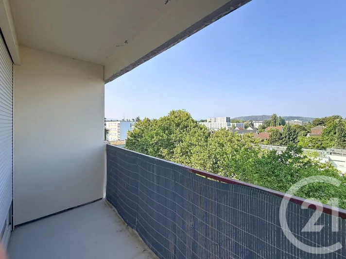 Voir la photo 1/8 du type apartment à Montbéliard