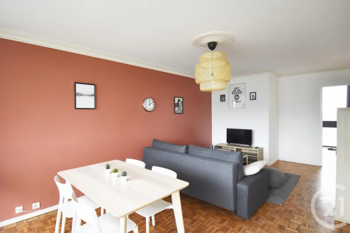 Voir la photo 1/8 du type apartment à Rennes